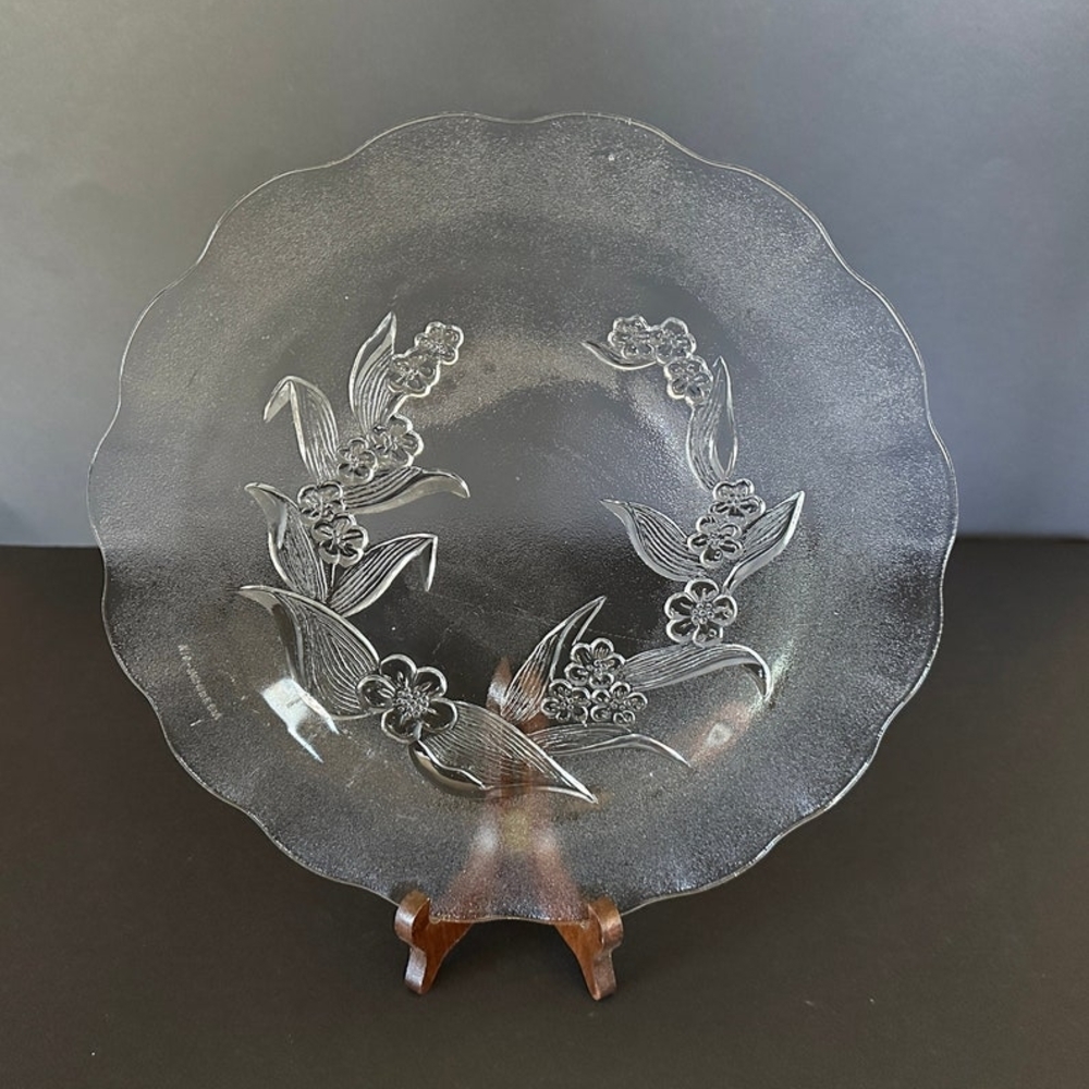 KIG Vintage Indonesia Frosted Floral Dinner Plates